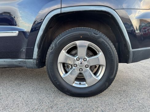 Used 2011 Jeep Grand Cherokee Limited image 14