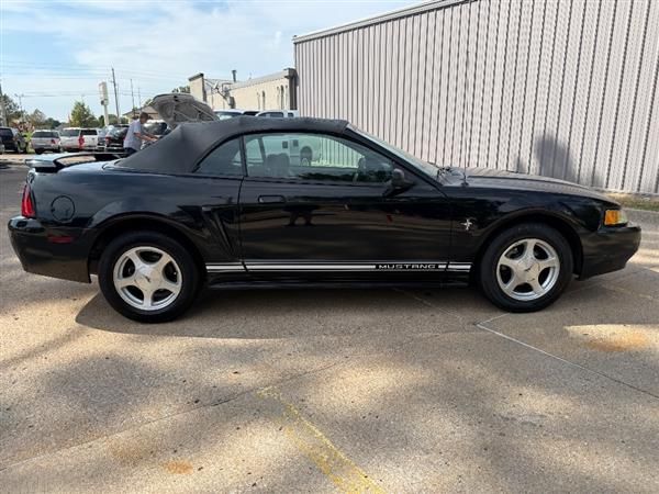 Used 2001 Ford Mustang Deluxe Convertible RWD image 5