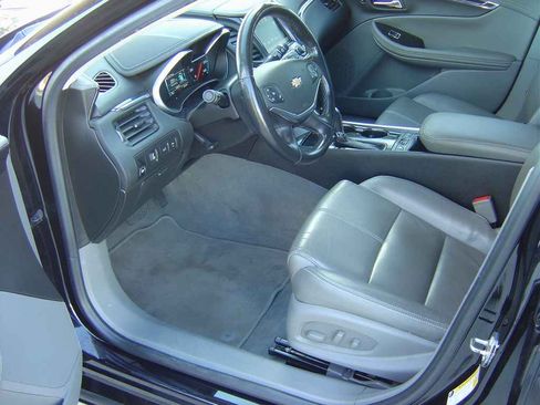 Used 2019 Chevrolet Impala LT image 8