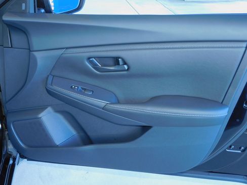 Used 2025 Nissan Sentra S image 24