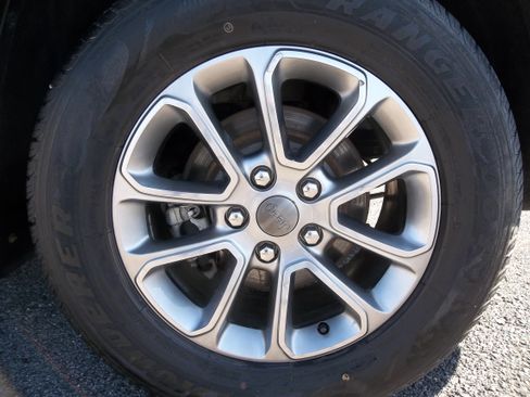 Used 2015 Jeep Grand Cherokee Limited image 13
