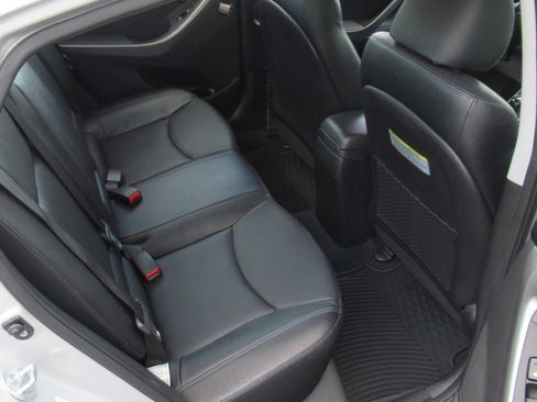 Used 2013 Hyundai Elantra GLS image 17