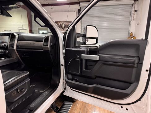 Used 2019 Ford F250 Platinum image 19