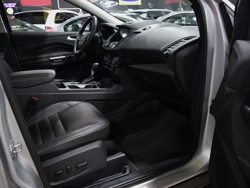 Used 2017 Ford Escape Titanium image 19