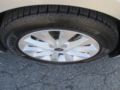 Used 2018 Kia Optima LX image 16