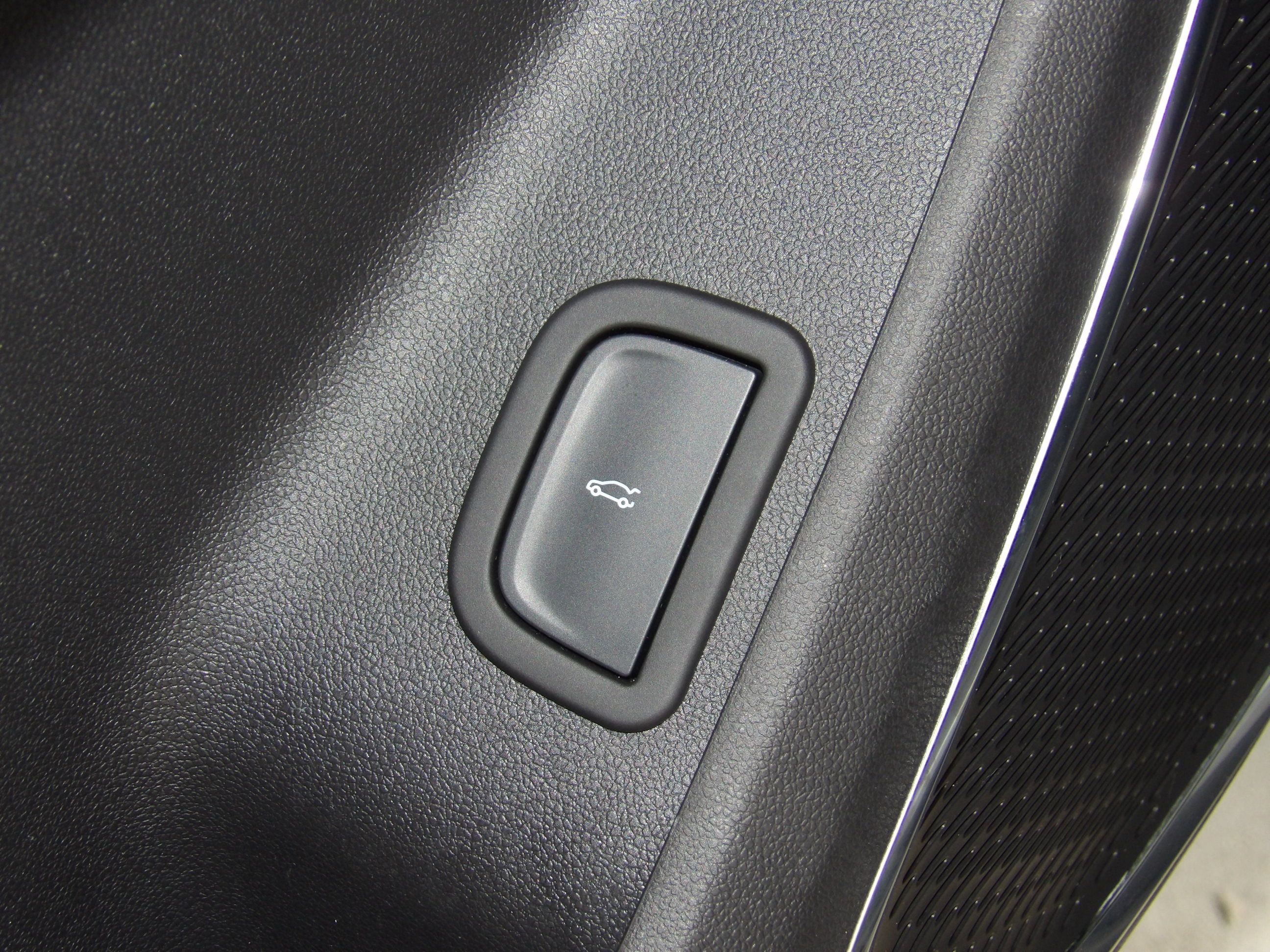 Used 2026 GMC Acadia FWD Elevation image 15