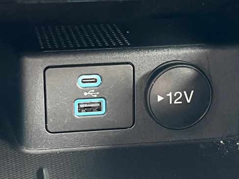 Used 2022 Ford Escape SE image 15