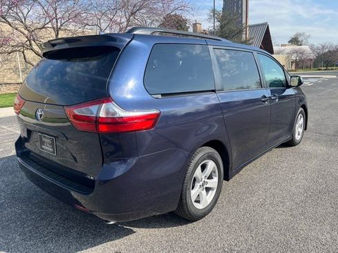Used 2018 Toyota Sienna LE image 10