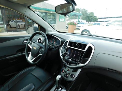 Used 2020 Chevrolet Sonic Premier image 24