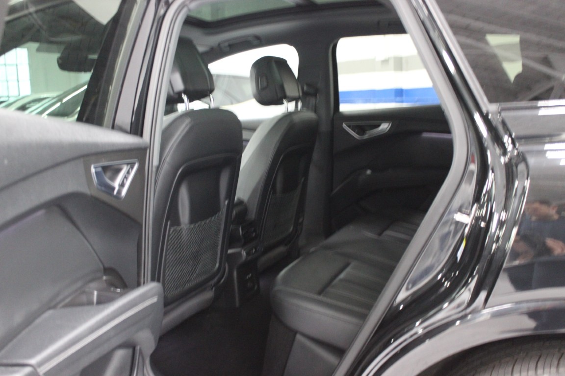 Used 2025 Audi Q4 e-tron Premium RWD image 34