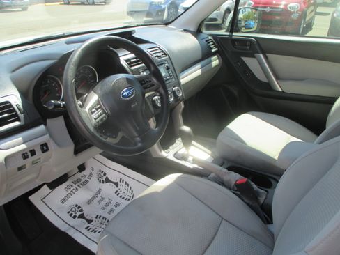 Used 2015 Subaru Forester 2.5i Premium AWD/4WD image 5