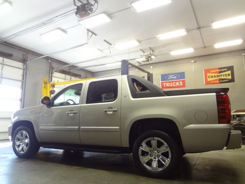 Used 2008 Chevrolet Avalanche LT image 4