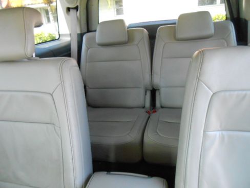 Used 2009 Ford Flex 2WD SEL image 11