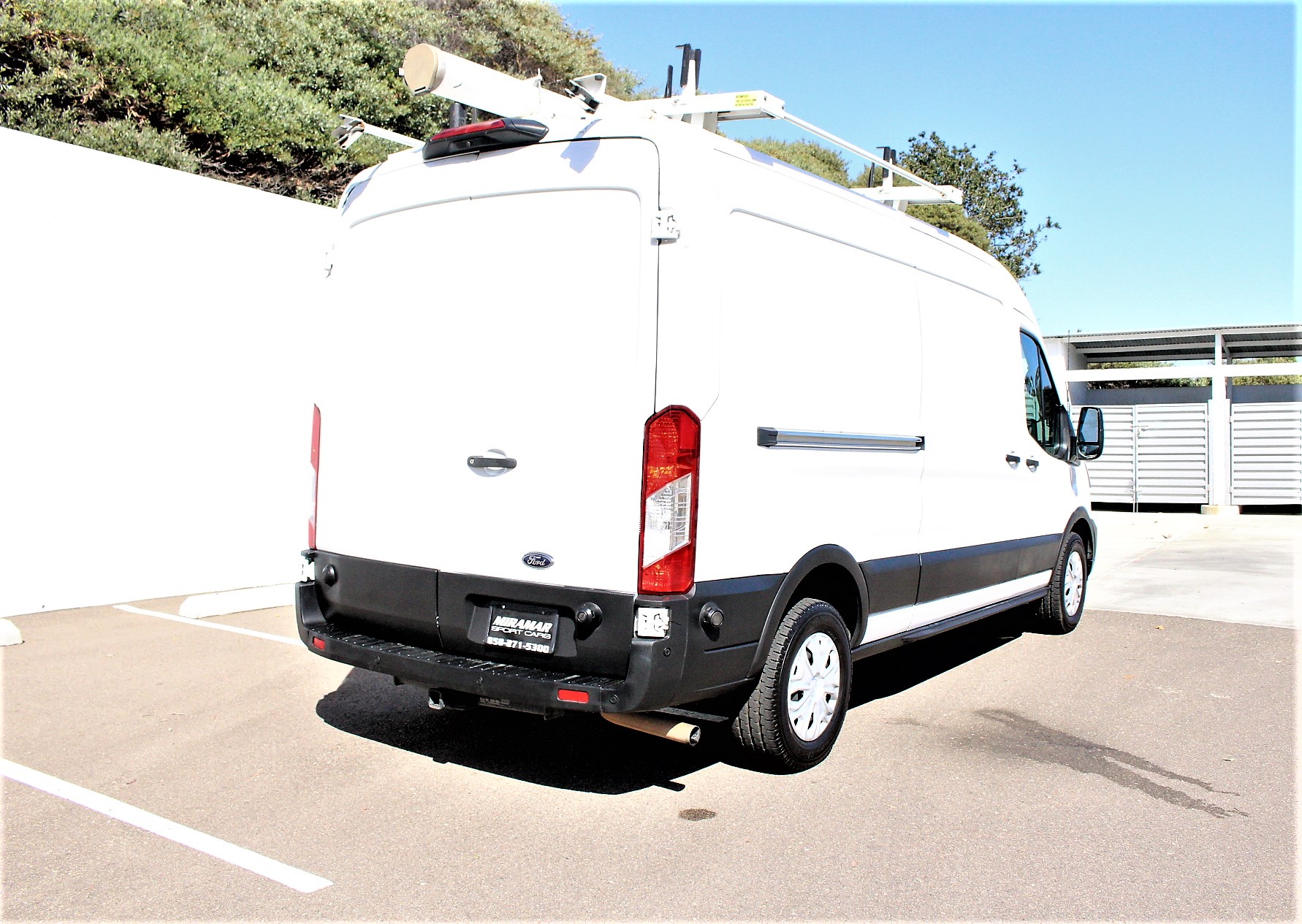Used 2020 Ford Transit 250 Medium Roof RWD image 9