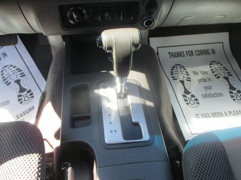 Used 2006 Nissan Xterra 4WD S image 6