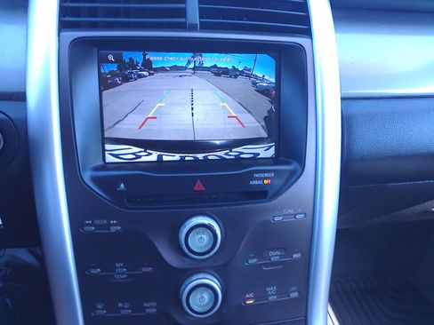 Used 2013 Ford Edge SEL FWD image 16
