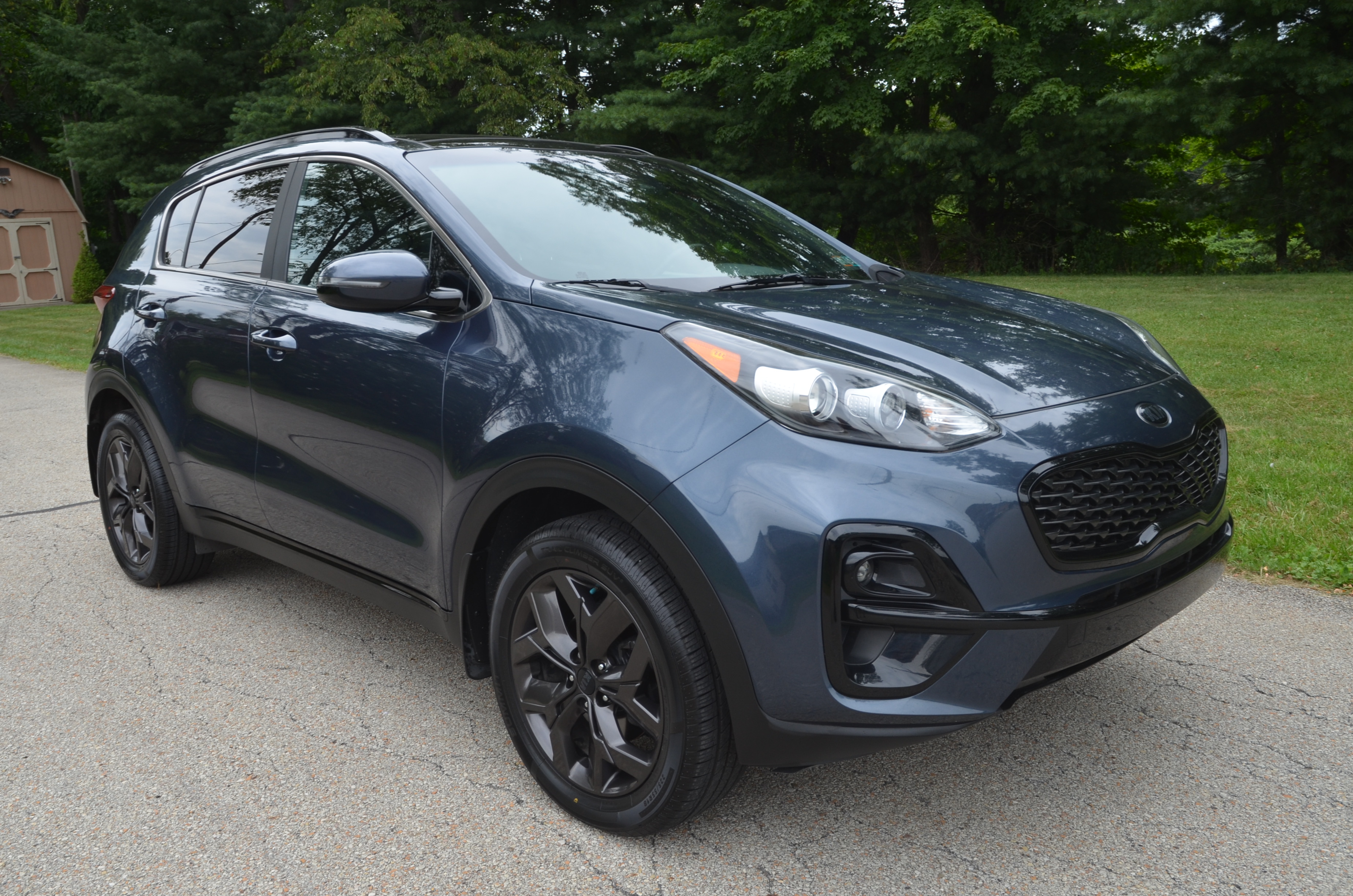 Used 2022 Kia Sportage AWD Nightfall Edition image 6