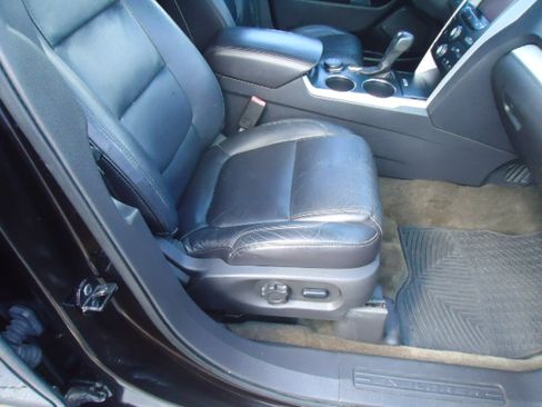 Used 2013 Ford Explorer 4WD XLT image 7
