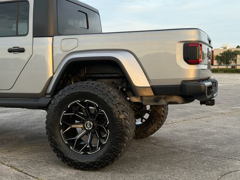 Used 2021 Jeep Gladiator Sport AWD/4WD image 35