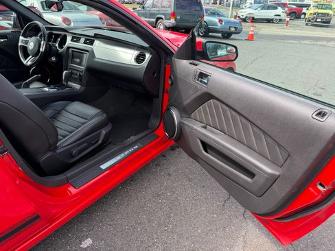 Used 2014 Ford Mustang Premium image 16