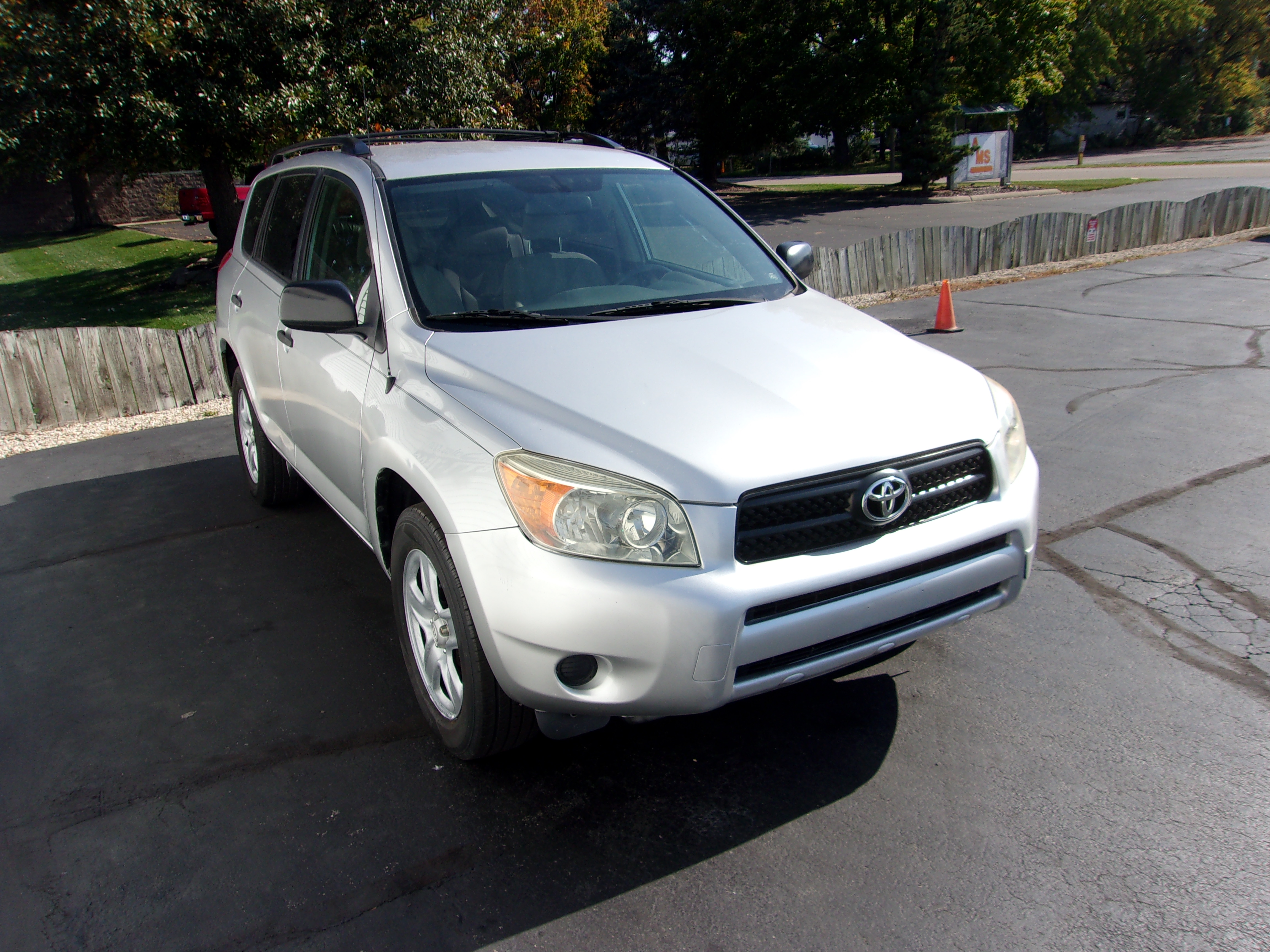 Used 2007 Toyota RAV4 2WD image 2