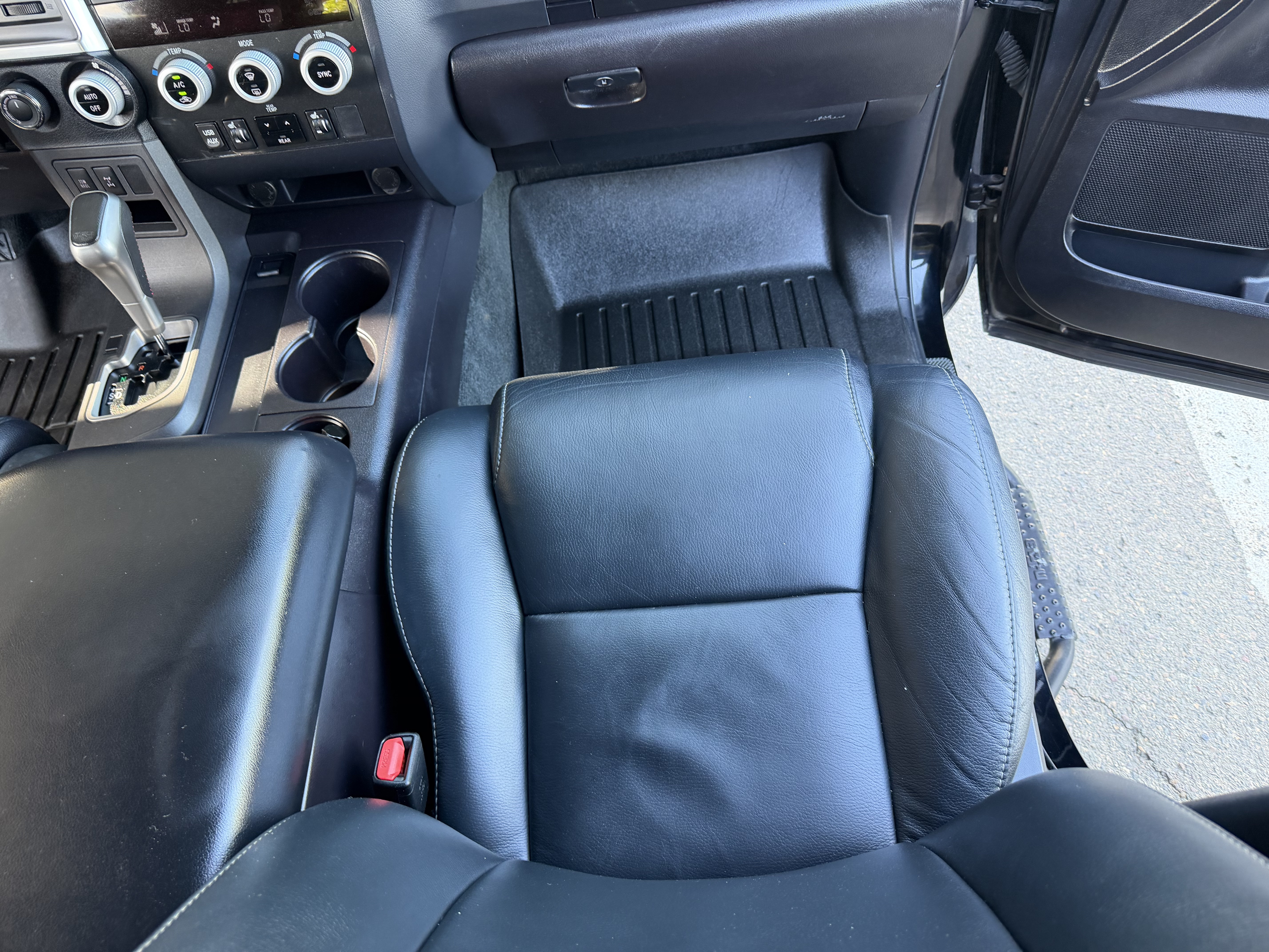 Used 2018 Toyota Sequoia TRD Sport AWD/4WD image 31