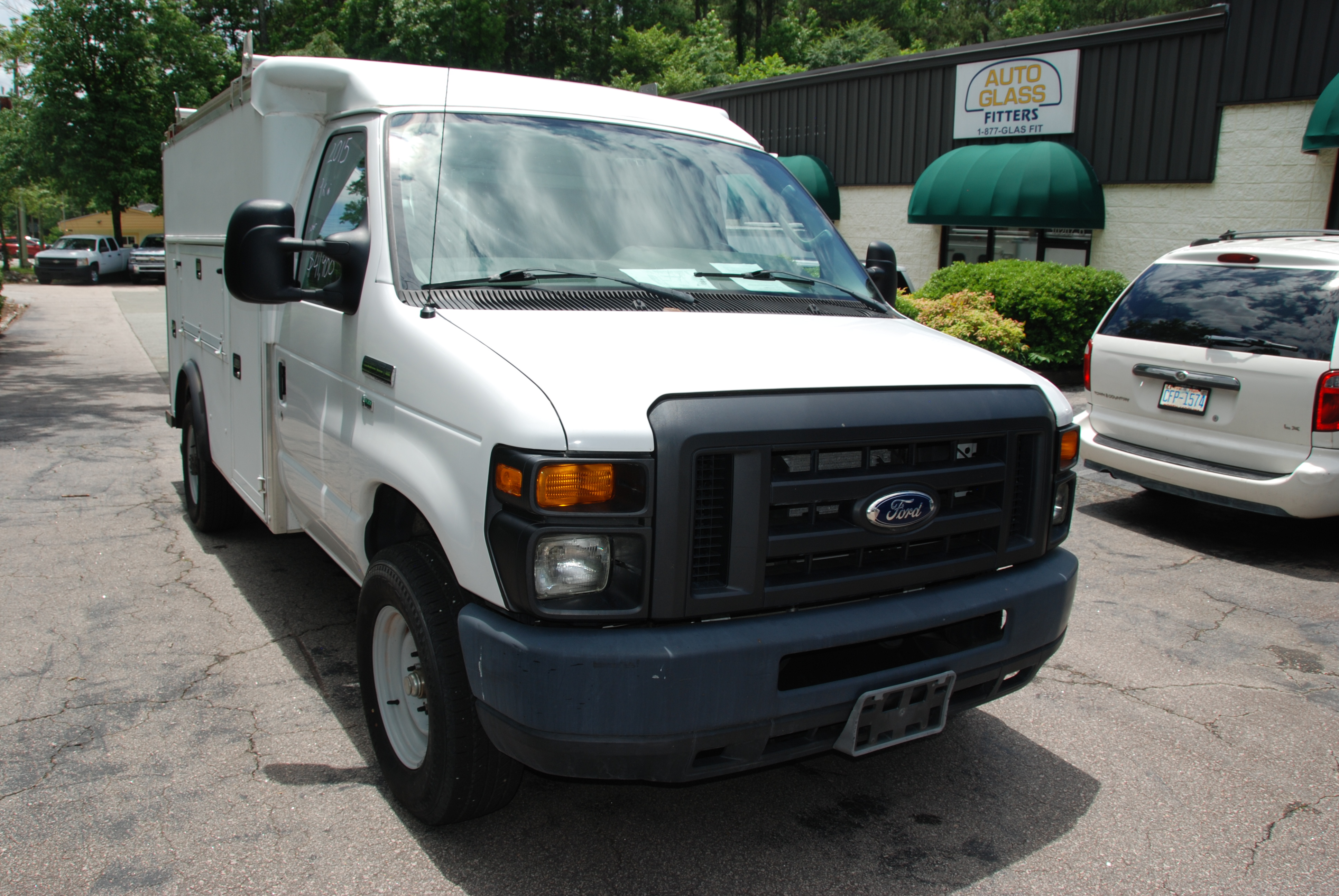 Used 2015 Ford E-350 and Econoline 350 Super Duty RWD image 5