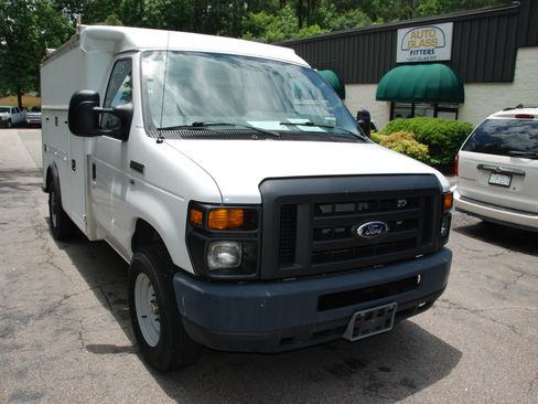 Used 2015 Ford E-350 and Econoline 350 Super Duty RWD image 5