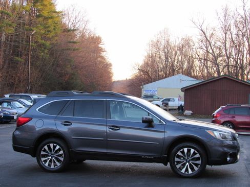 Used 2017 Subaru Outback 2.5i Limited image 13