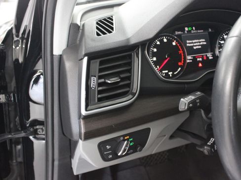 Used 2023 Audi Q5 2.0T Premium AWD/4WD image 16