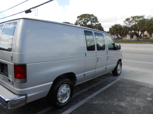 Used 2004 Ford E-150 and Econoline 150 XL image 6