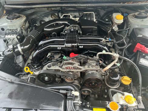 Used 2014 Subaru XV Crosstrek 2.0i Premium image 9