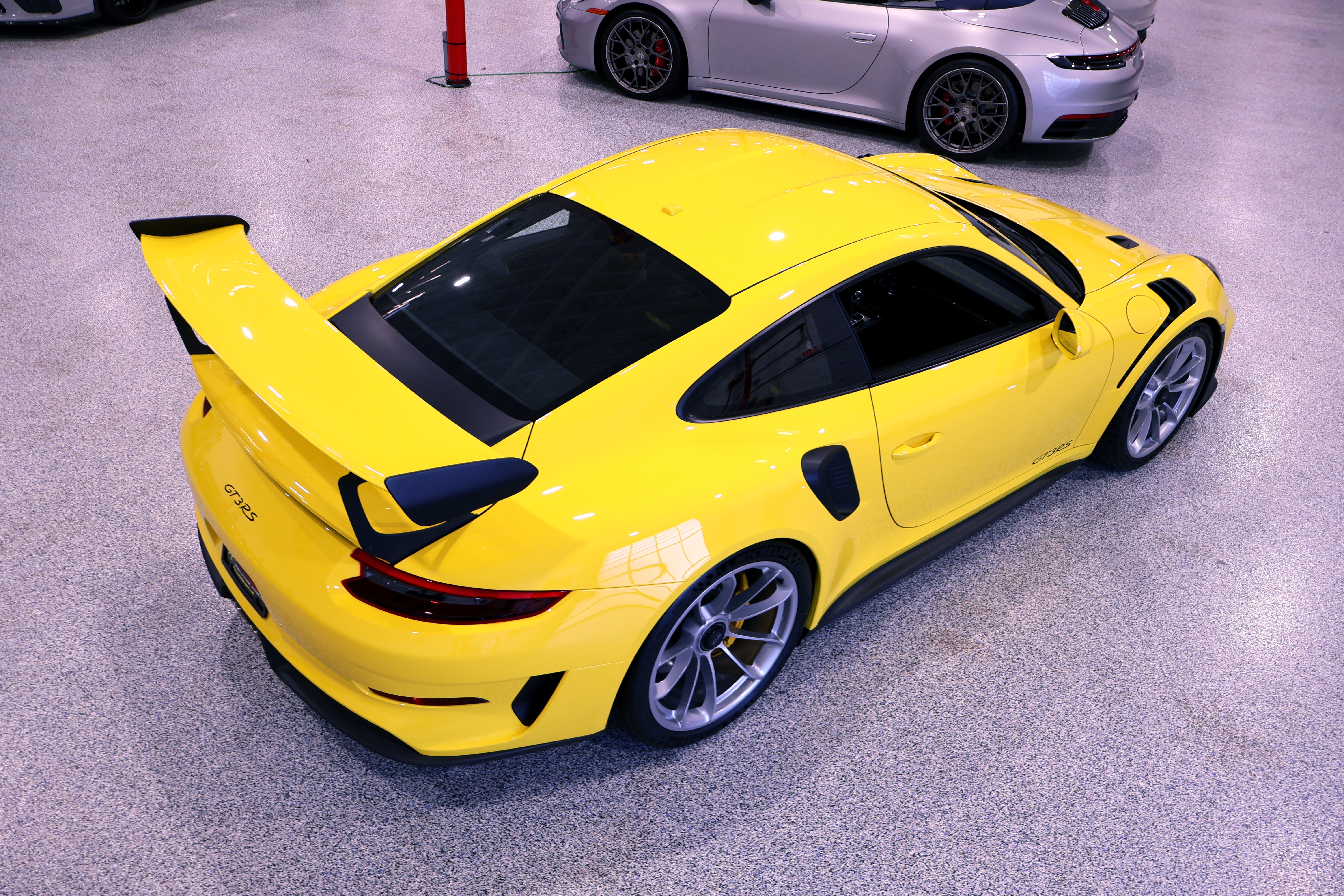 Used 2019 Porsche 911 GT3 RS RWD image 6