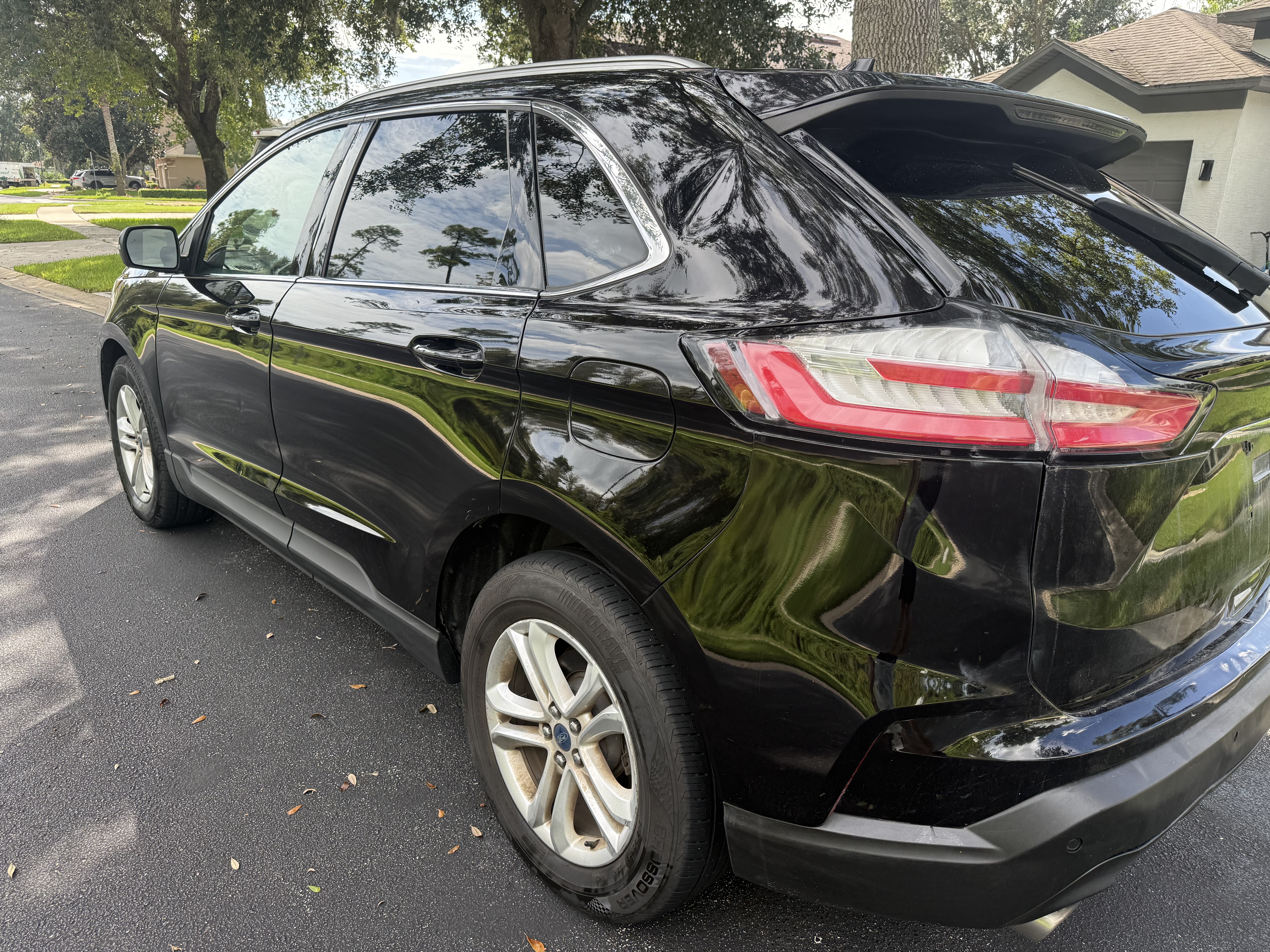 Used 2019 Ford Edge FWD SEL image 3