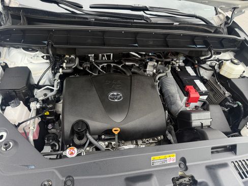 Used 2022 Toyota Highlander XLE image 22