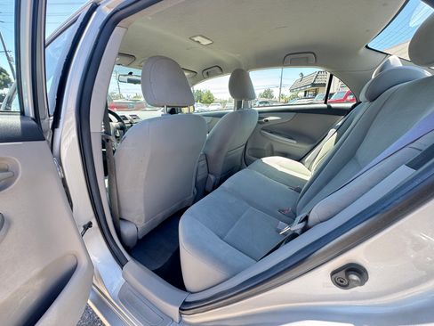 Used 2011 Toyota Corolla LE FWD image 19