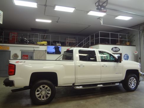 Used 2018 Chevrolet Silverado 2500 LT image 9
