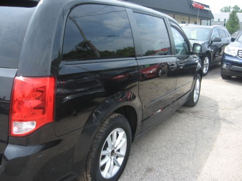 Used 2013 Dodge Grand Caravan SXT FWD image 4