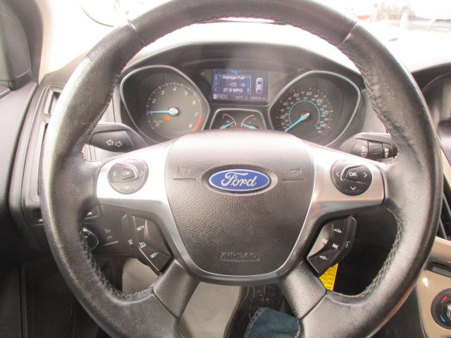 Used 2012 Ford Focus SEL Hatchback FWD image 24