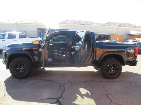 Used 2024 Chevrolet Colorado Trail Boss image 12