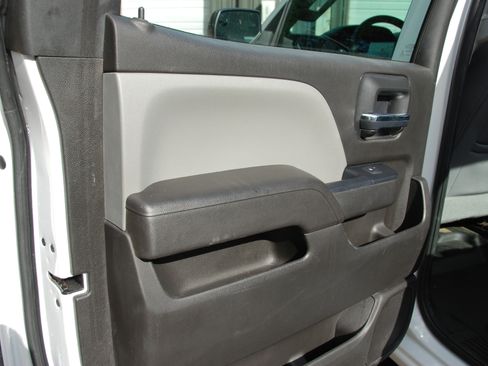 Used 2017 Chevrolet Silverado 2500 image 18