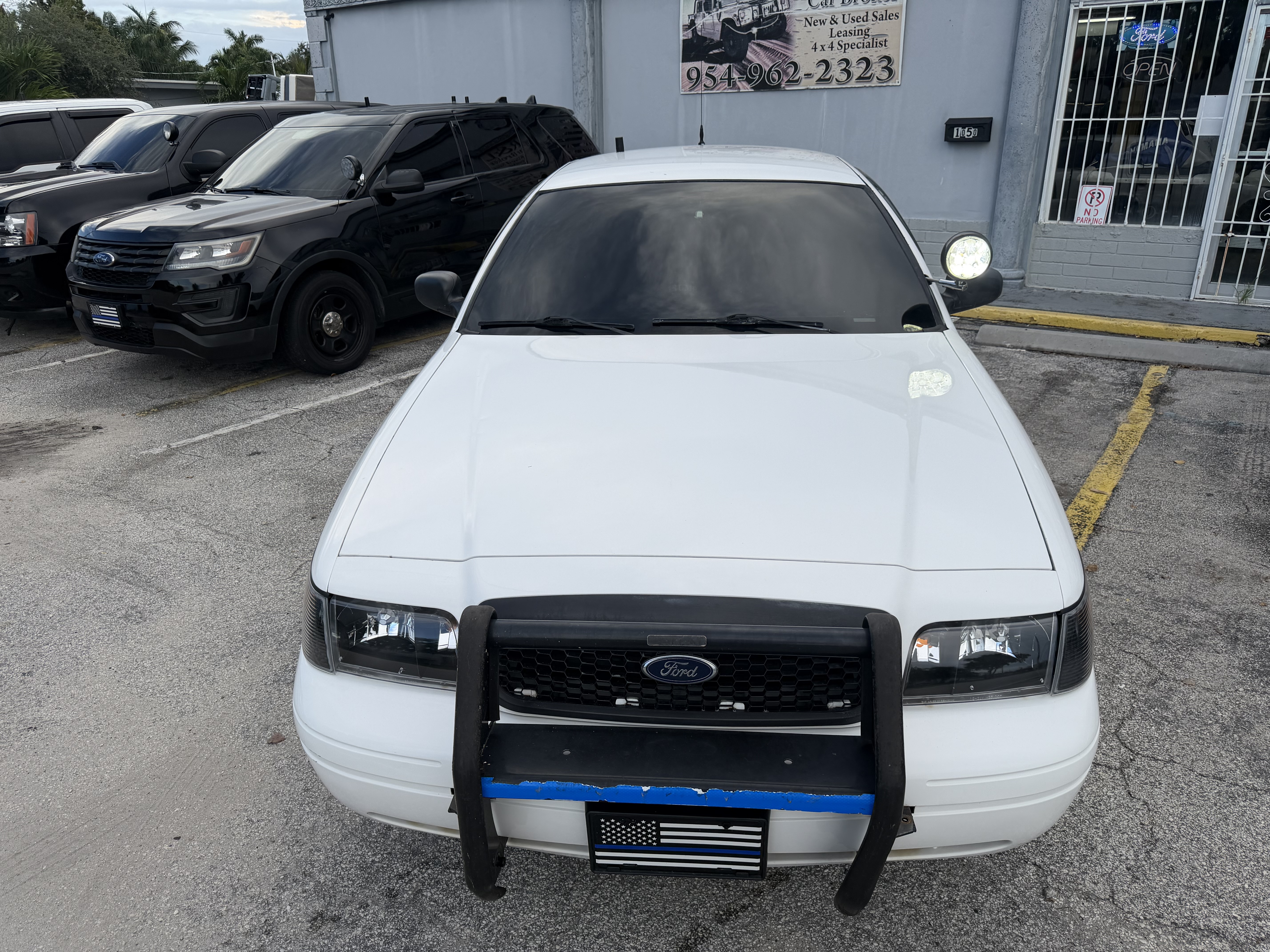 Used 2007 Ford Crown Victoria Police Interceptor RWD image 2