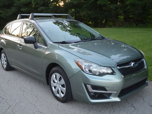Used 2016 Subaru Impreza 2.0i Hatchback AWD/4WD image 6