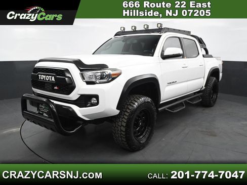 Used 2019 Toyota Tacoma TRD Off-Road image 1