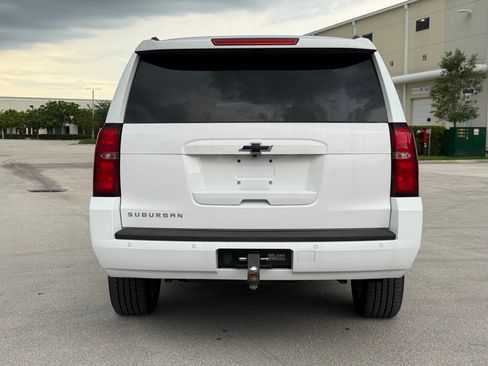 Used 2015 Chevrolet Suburban LS RWD image 4