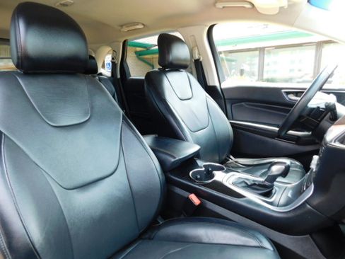 Used 2018 Ford Edge FWD Titanium image 22
