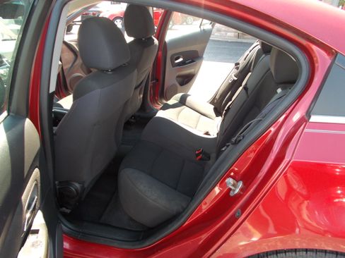 Used 2013 Chevrolet Cruze LT FWD image 18