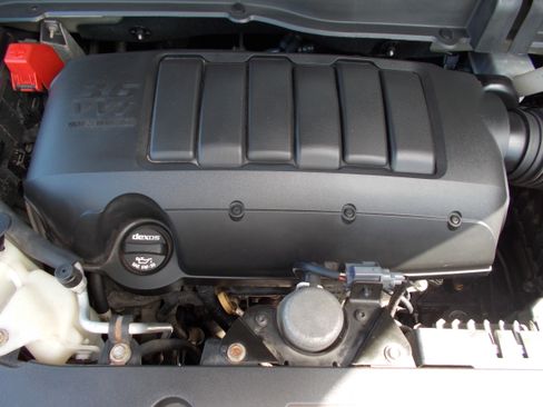 Used 2015 GMC Acadia SLE image 25