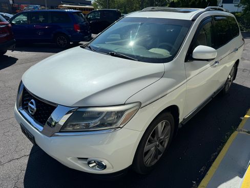 Used 2015 Nissan Pathfinder AWD/4WD image 3