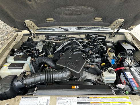 Used 2002 Ford Explorer Sport Trac image 20